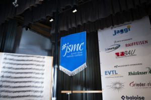 Reportage autour du ‘’Junior Slow Melody Contest ‘’ le samedi 27 janvier à Wiler dans le Lötschental. Il s’agit de la 20ème édition.Lea Fugnasesi remporte le concours de Soliste 2024 (©Louis Dasselborne).