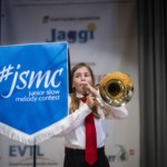Reportage autour du ‘’Junior Slow Melody Contest ‘’ le samedi 27 janvier  à Wiler dans le Lötschental. Il s’agit de la 20ème édition.Lea Fugnasesi remporte le concours de Soliste 2024 (©Louis Dasselborne).