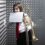 Reportage autour du ‘’Junior Slow Melody Contest ‘’ le samedi 27 janvier  à Wiler dans le Lötschental. Il s’agit de la 20ème édition.Lea Fugnasesi remporte le concours de Soliste 2024 (©Louis Dasselborne).