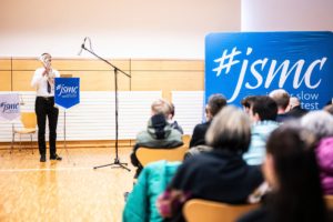 Image d’illustration de la 22ᵉ édition du Junior Slow Melody Contest, qui réunit 340 solistes en compétition dans les différentes catégories . Cette édition à lieu à Orsières dans différentes structures communales. Louis Bolis remporte cette édition 2026. ©Louis Dasselborne